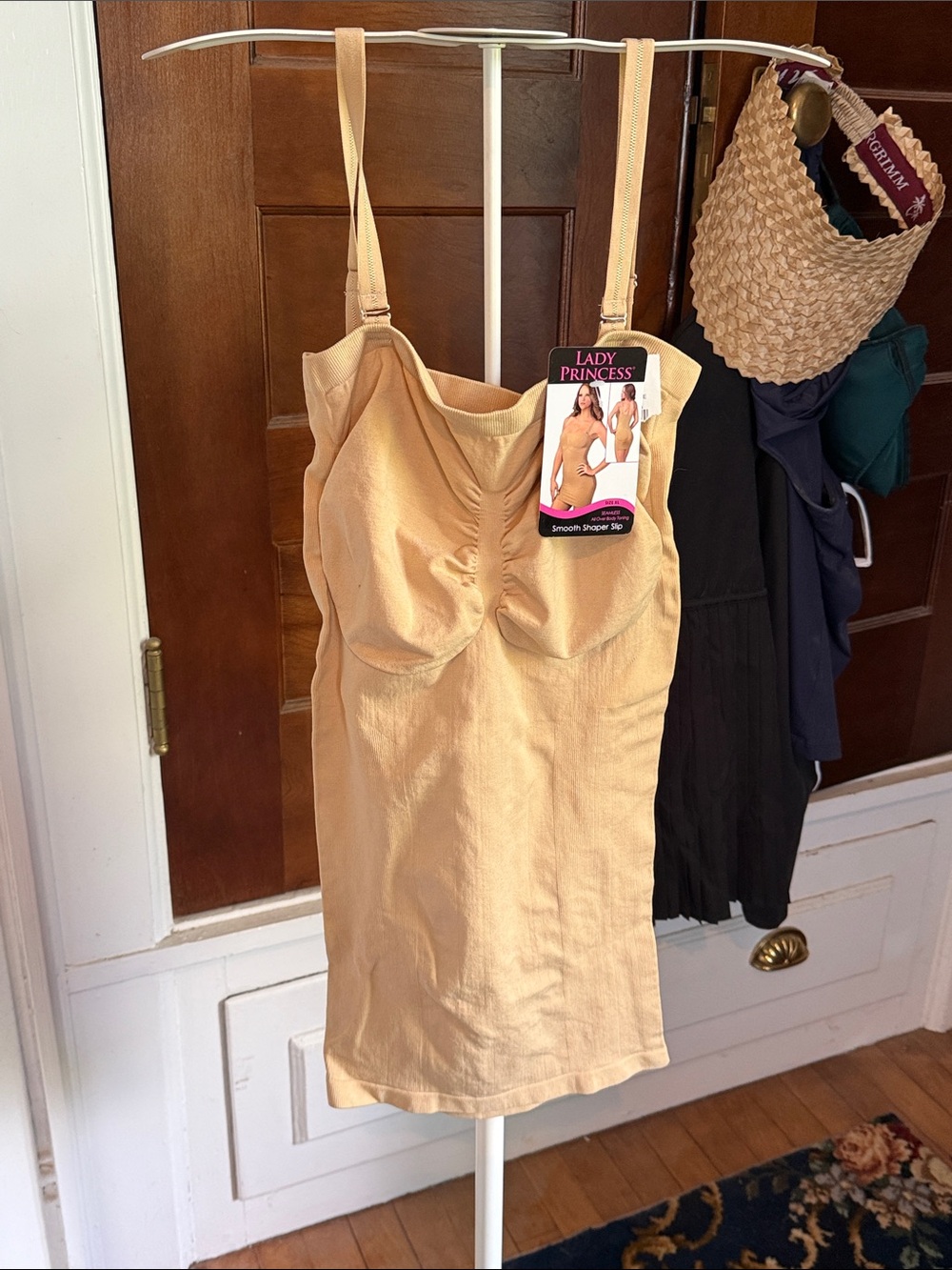 Lady Princess Beige Smooth Shaper Slip -NWT. Retail‎ 30